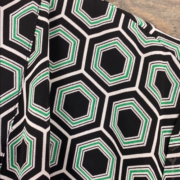 INC Green & Black Geometric Print Wrap Top NWT - Picture 4 of 7